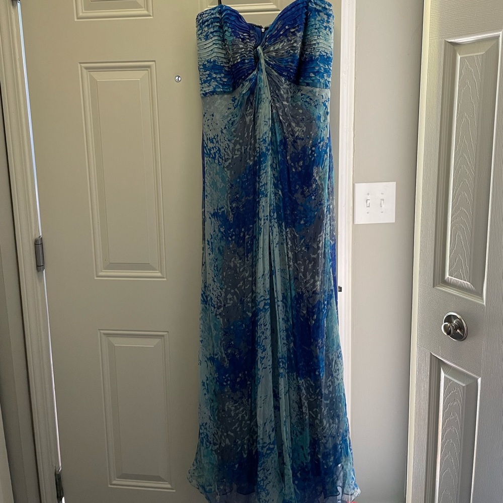 Gorgeous Tadashi strapless silk evening gown Size 16